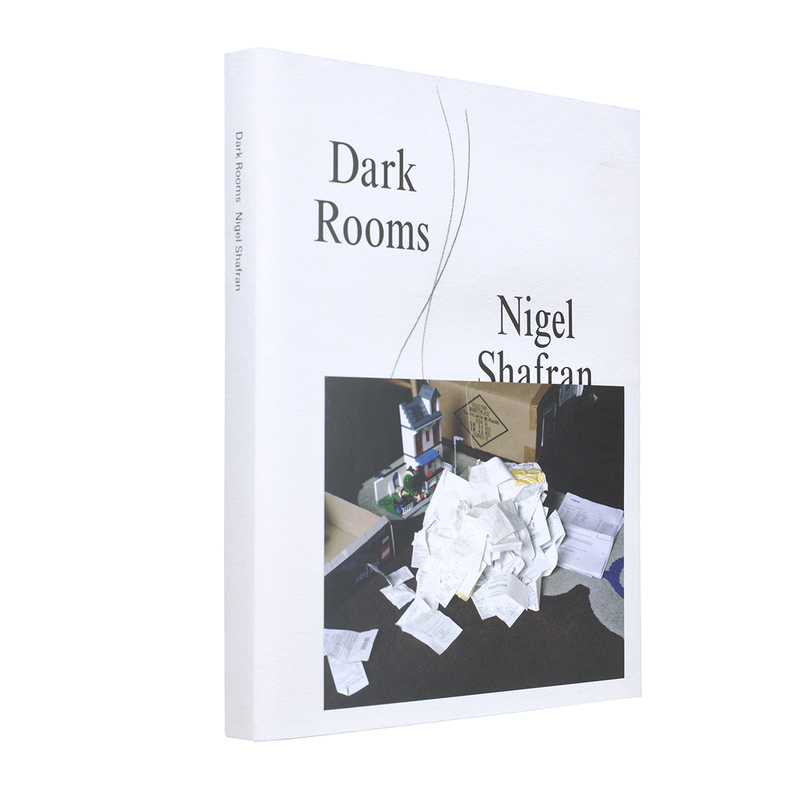 Dark Rooms - ナイジェル・シャフラン | shashasha 写々者 - 写真集と 