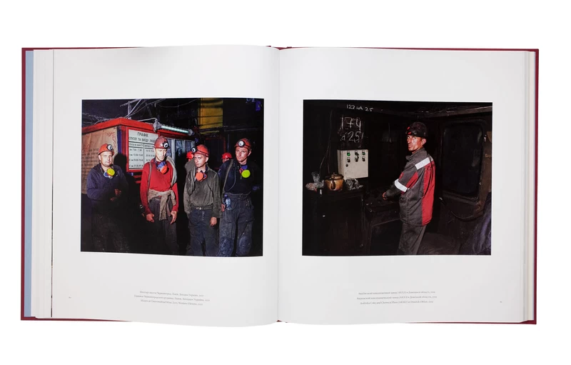 Stop Tanks With Books - Mark NEVILLE | shashasha - Photography