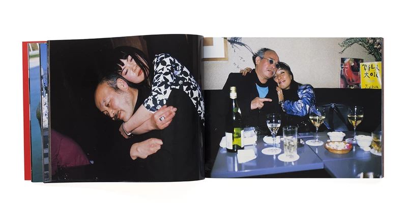 荒木経惟 新世紀ノ写真 限定2001部 アラーキー 新世紀ノ写真 - 荒木経惟 | shashasha 写々者 - 写真集とアートブック