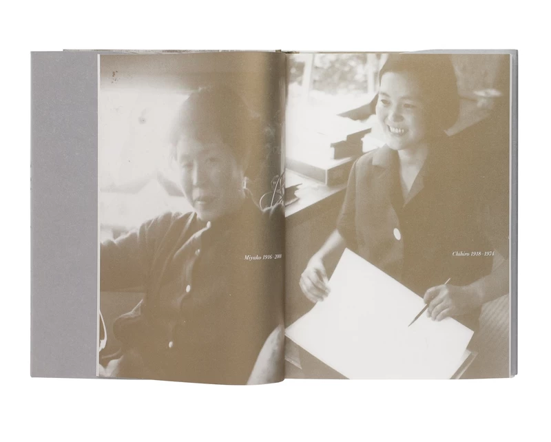 The Love of Two Women フォトブック Miyako & Chihiro - The Story of Two Women - ISHIUCHI Miyako