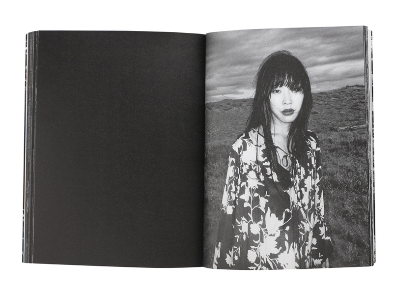 アート・デザイン・音楽 The Black Photo Album / Steidl The Black Photo Album / Look at Me: 1890–1950 - Santu