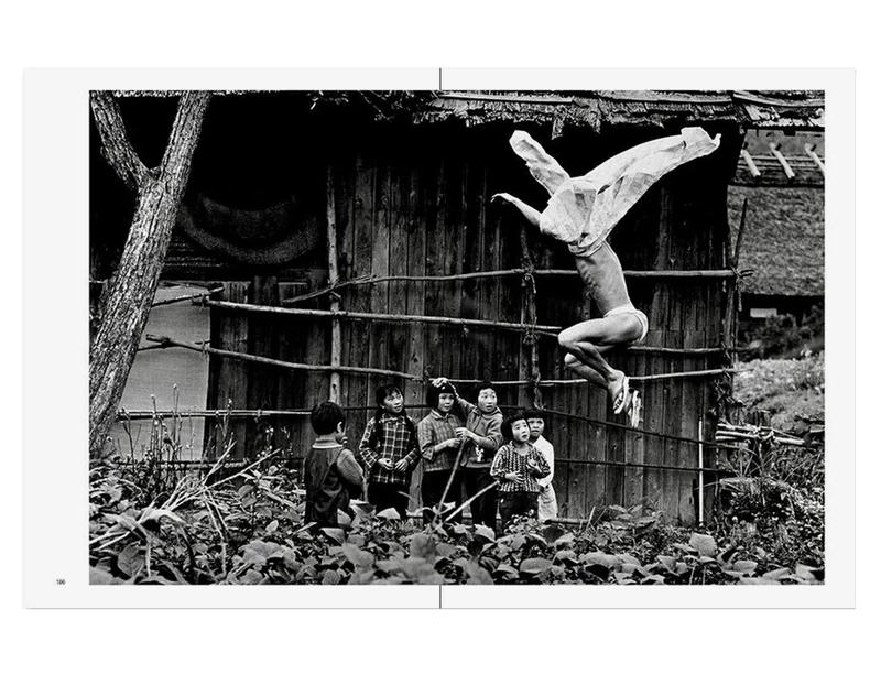 Eikoh Hosoe（日本語版） - 細江英公 | shashasha 写々者 - 写真集と