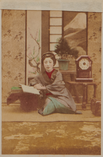 Shimooka Renjō, ‘Yoshiwara Gankirō oiran (Courtesan of the Gankirō in the Yoshiwara Quarter)’/ ‘Mode of dressing the hair’, c.1863-70.