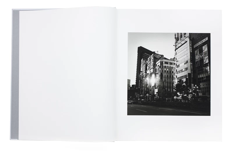 TOKYO CIRCULATION (silver) - 有元伸也 | shashasha 写々者 - 写真集
