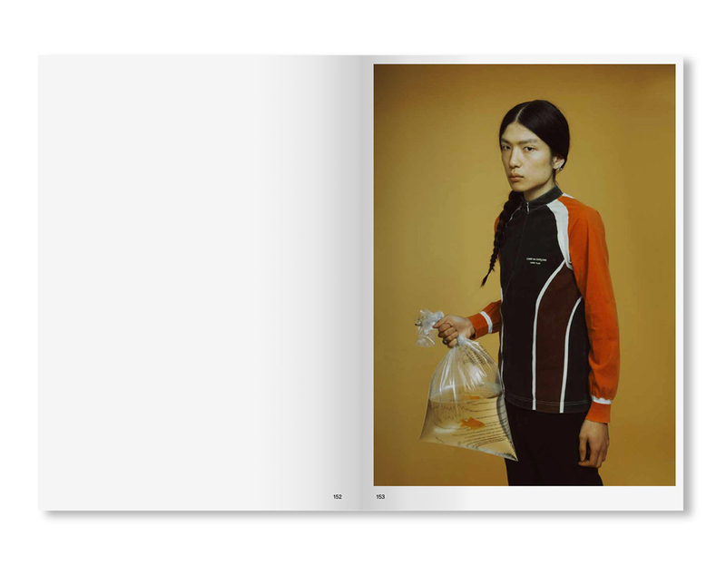 BUSY LIVING - ココ・カピタン | shashasha 写々者 - 写真集と