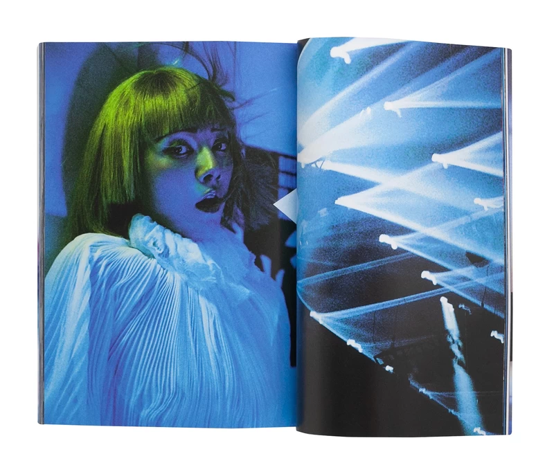 Is - WING Shya | shashasha - Photography & art in books