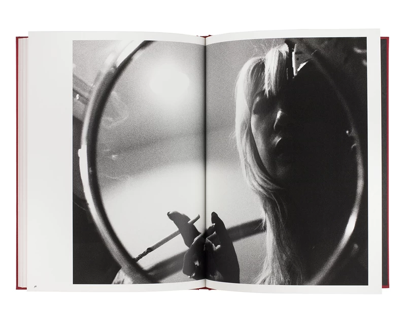 Self-image (A) - 蜷川実花 | shashasha 写々者 - 写真集とアートブック