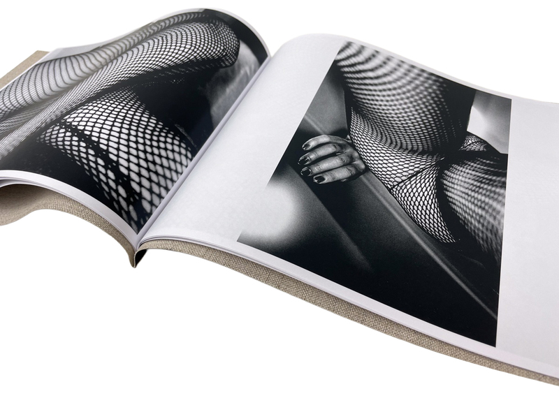 Tights in Ikebukuro - 森山大道 | shashasha 写々者 - 写真集とアート