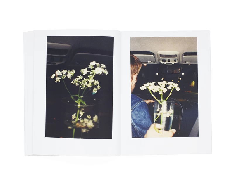 White Flowers - 永瀬沙世 | shashasha 写々者 - 写真集とアートブック