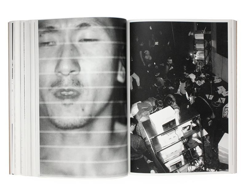Doors - 山谷佑介 | shashasha 写々者 - 写真集とアートブック