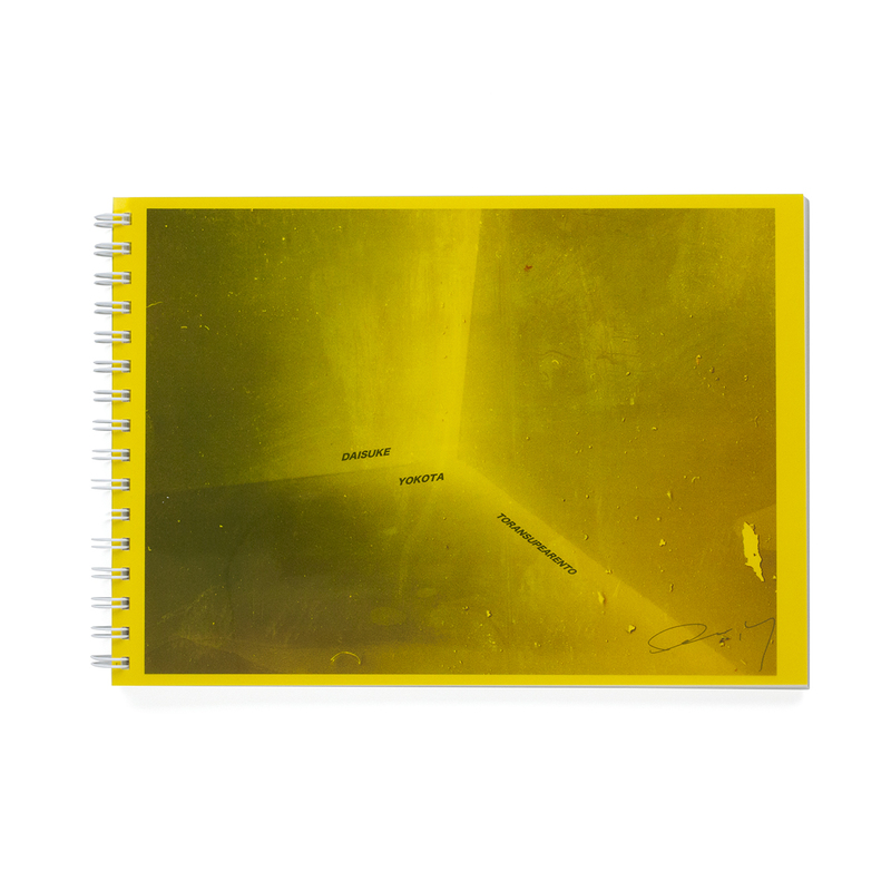 横田大輔　TORAANSUPEARENTO Toransupearento - 横田大輔 | shashasha 写々者 - 写真集とアートブック