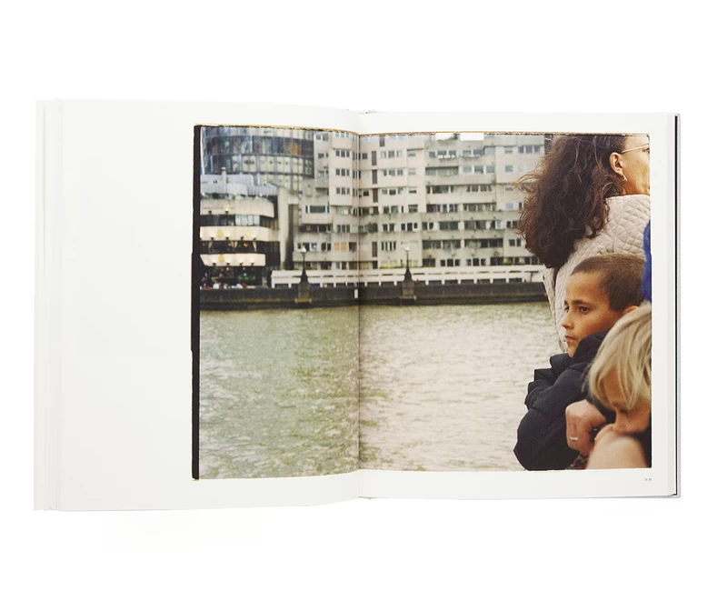 草野庸子　写真集　Across the Sea Across the Sea - 草野庸子 | shashasha 写々者 - 写真集とアートブック