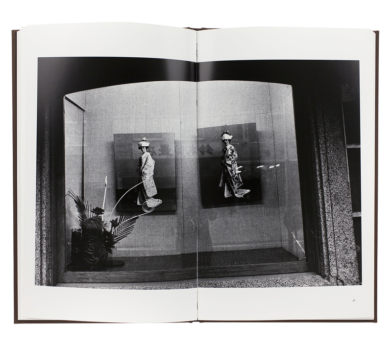 【Sunflower ： Daido Moriyama】森山大道 　新品署名入り 森山大道のサイン入り限定数販売の写真集「PLATFORM」。1977年の