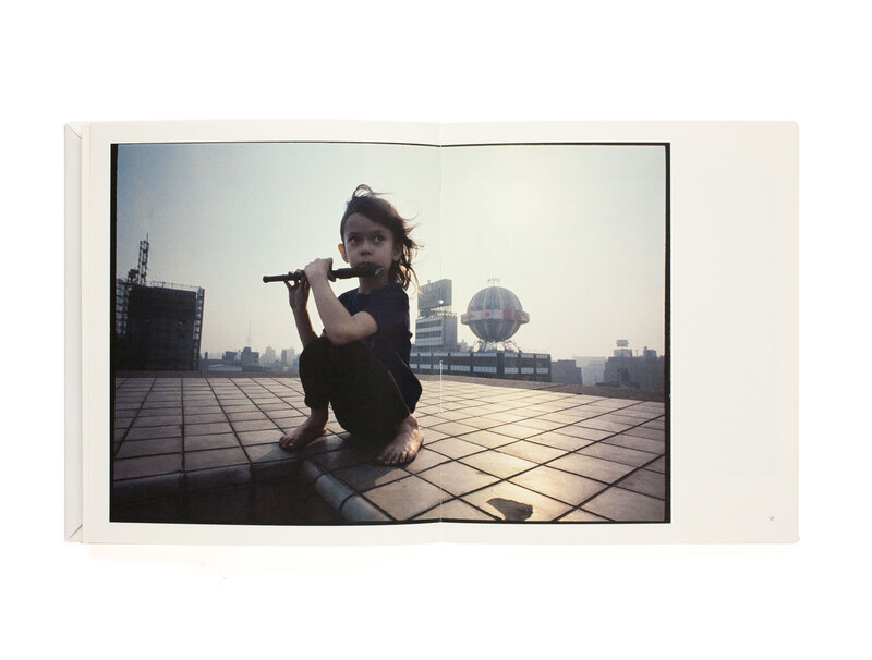 A girl at play - 沢渡朔 | shashasha 写々者 - 写真集とアートブック