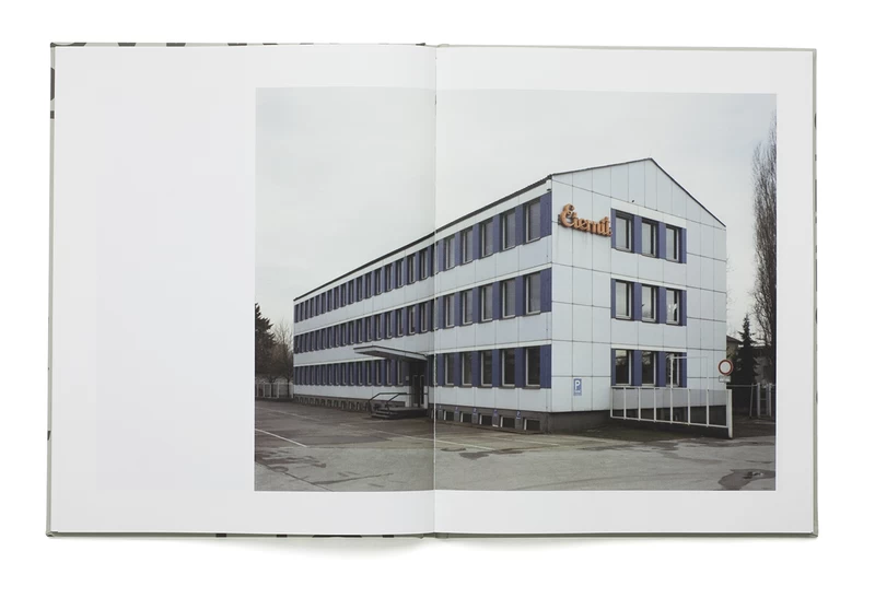 Thomas Ruff Special Edition Catalog - Thomas RUFF | shashasha